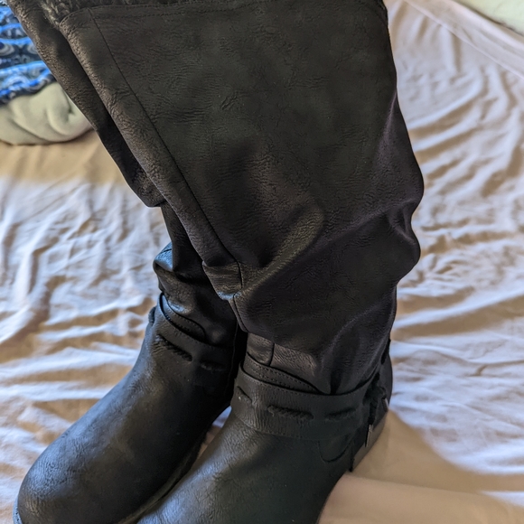 Mukluks high zip black boots, size 11, wore once - Picture 1 of 6